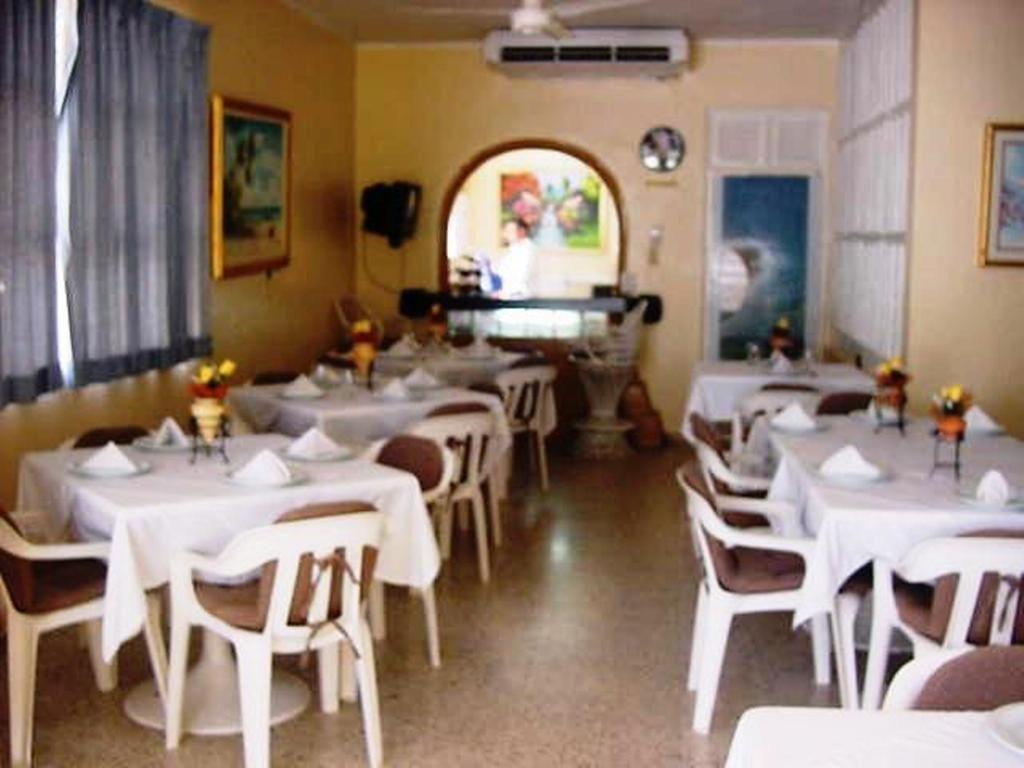 Hotel Caribe Barahona Exteriör bild