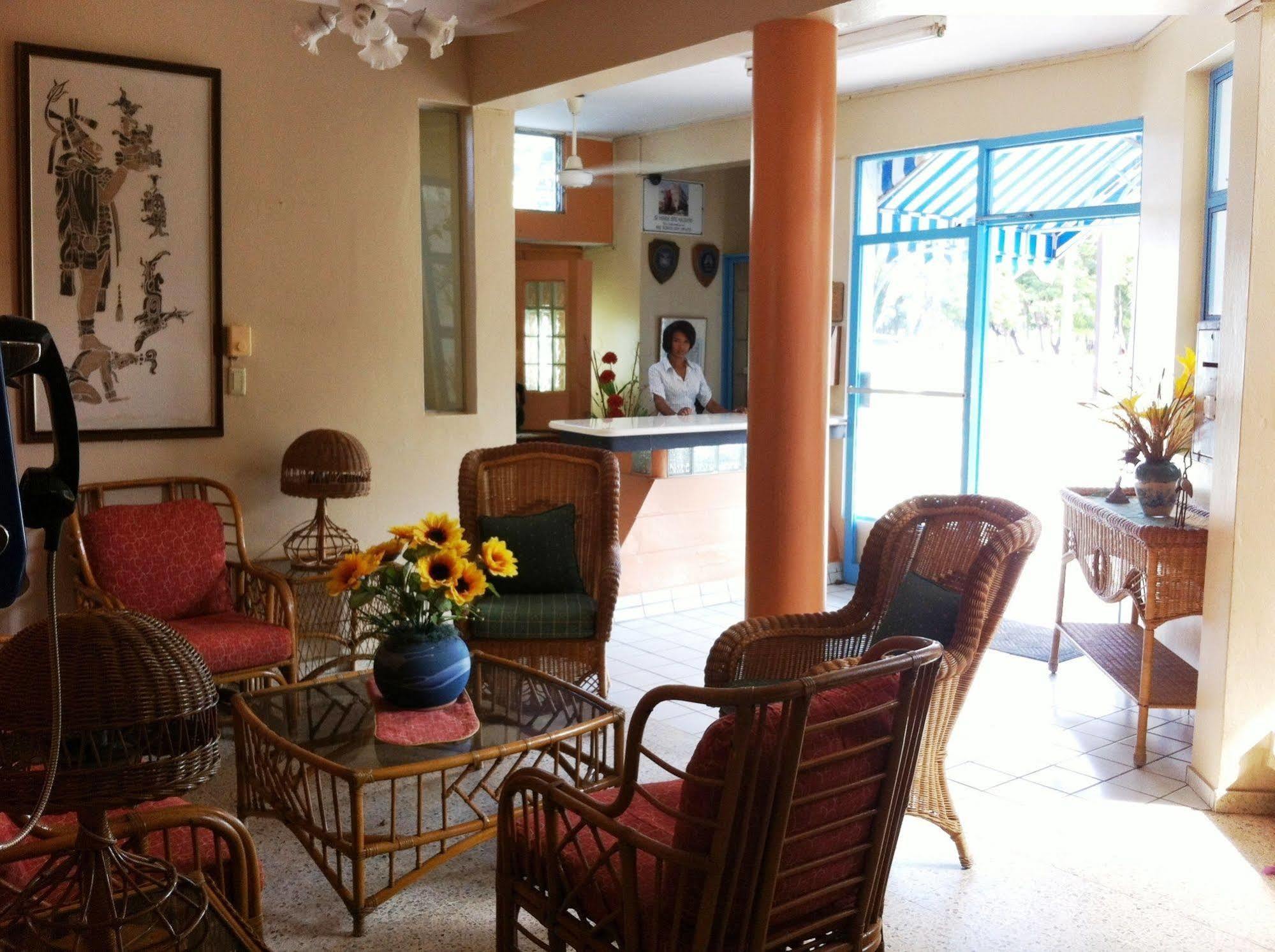 Hotel Caribe Barahona Exteriör bild