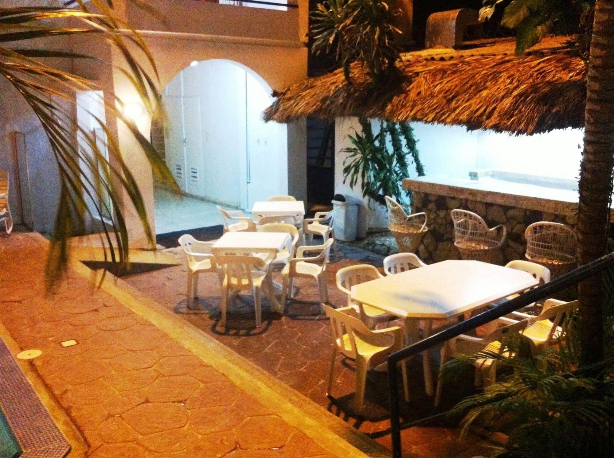 Hotel Caribe Barahona Exteriör bild