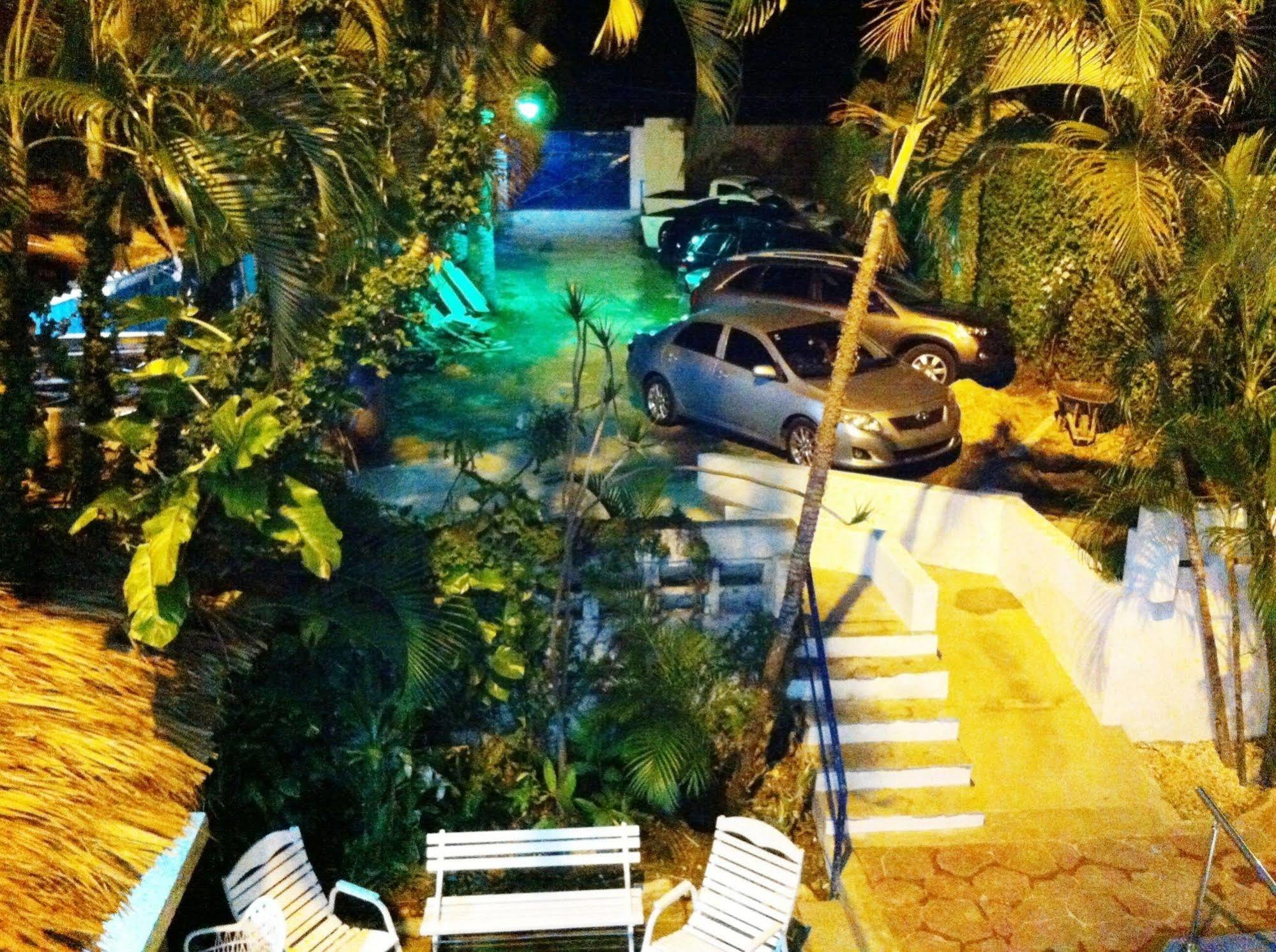 Hotel Caribe Barahona Exteriör bild
