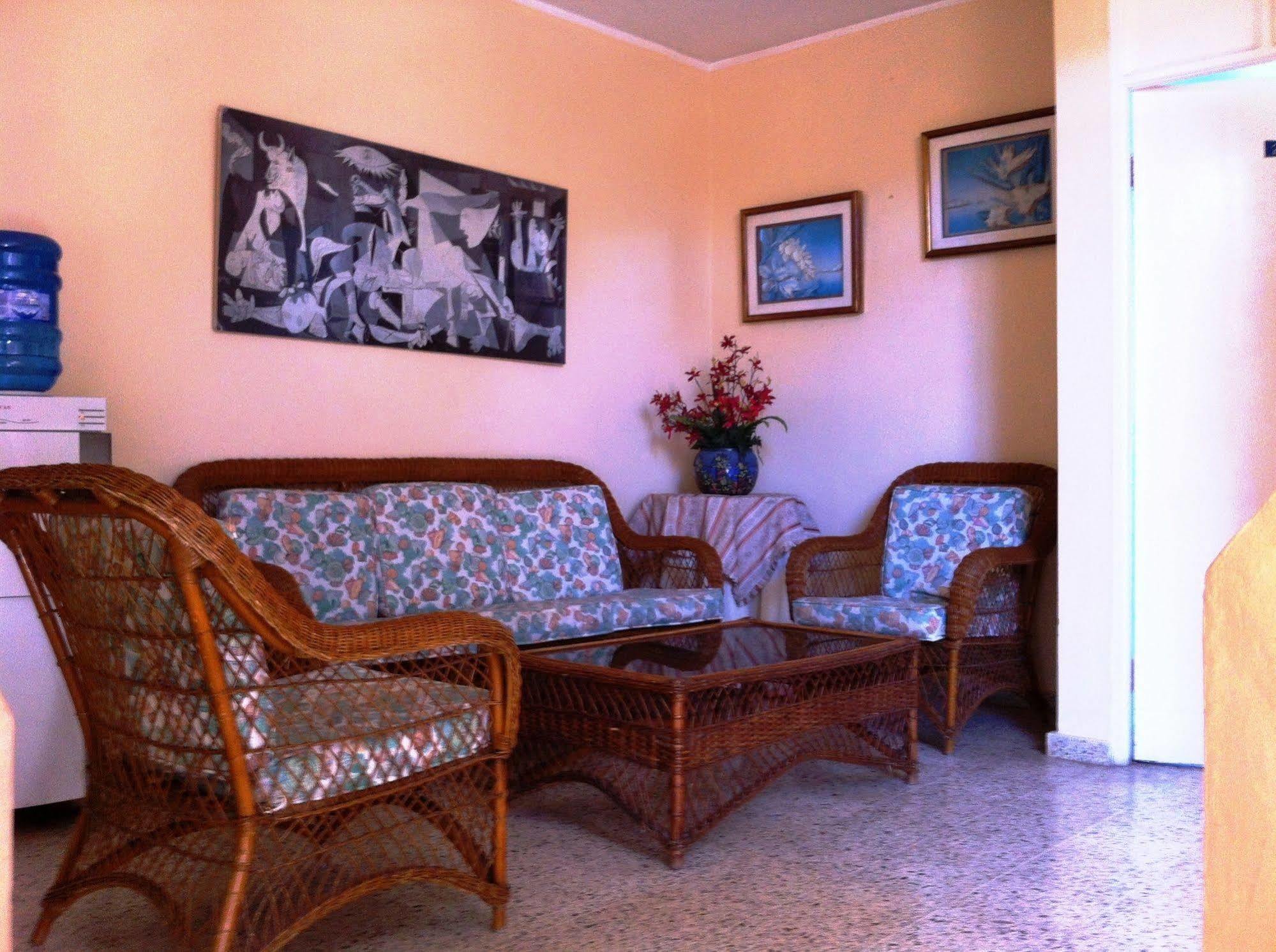 Hotel Caribe Barahona Exteriör bild